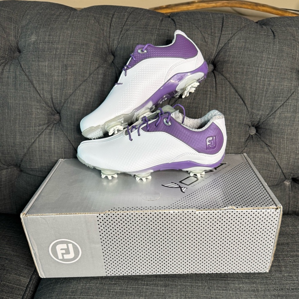 NWT FootJoy Dryjoys DNA White and Purple Golf Shoes, Women 6